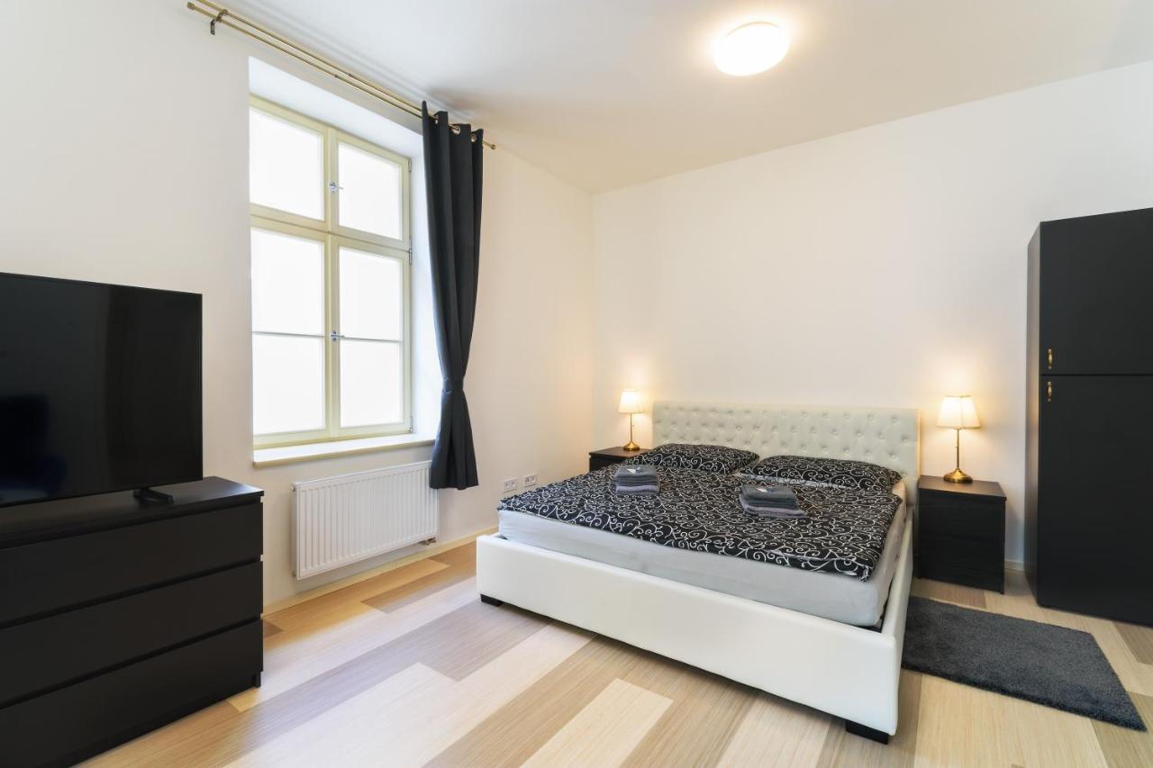 Pilsner Apartments - U Matky Bozi Plzen Luaran gambar